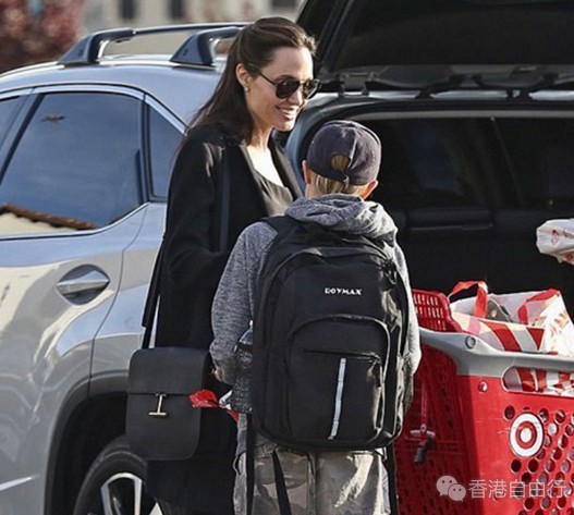 香港时尚：TOM FORD 2017春夏 TARA 女包系列