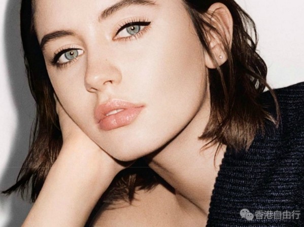 香港化妆品：博柏利新出的Cat Eye Liner眼线笔