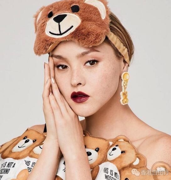 香港时尚：最高人气小背包是它！Moschino熊熊超可爱