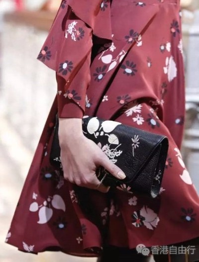 香港购物：VALENTINO华伦天奴2017秋冬全新Demilune手袋