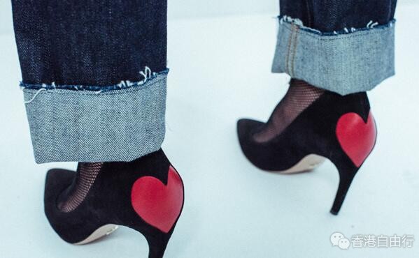 香港时尚：迪奥Dior 2017秋冬成衣系列Dioramour爱心高跟鞋