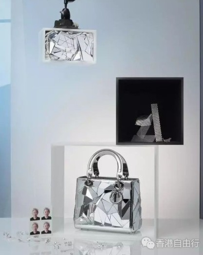 香港购物：Dior迪奥艺术家合作系列Lady Dior手袋