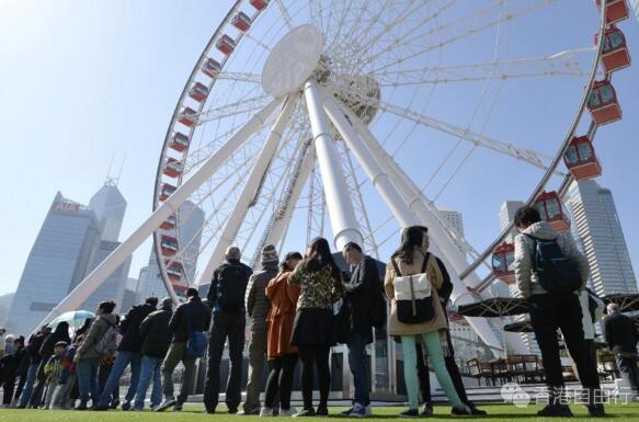 香港摩天轮重开 票价降八成现人龙