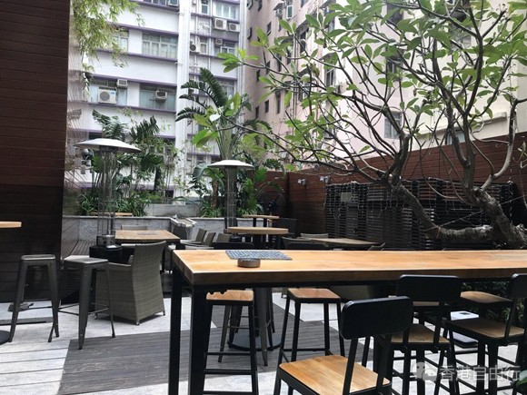 香港美食推介：环境舒适高贵（黑松露薯条、西班牙奄列蛋、鸡肉忌廉扁意粉）