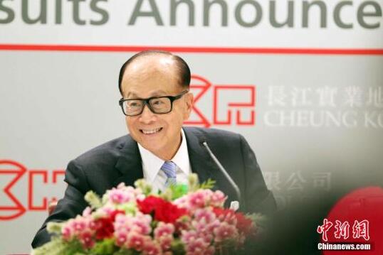 李嘉诚连续20年蝉联《福布斯》香港首富