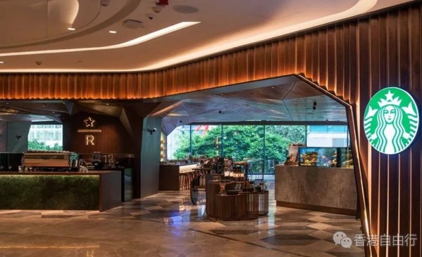 香港美食推介：HK最大的星巴克Starbucks居然这样的！喝鸡尾酒吃pancake配鲜果茶……