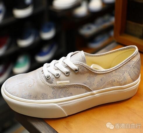 香港时尚：“一步两步...摩擦摩擦...”你的滑板鞋VANS已上线！