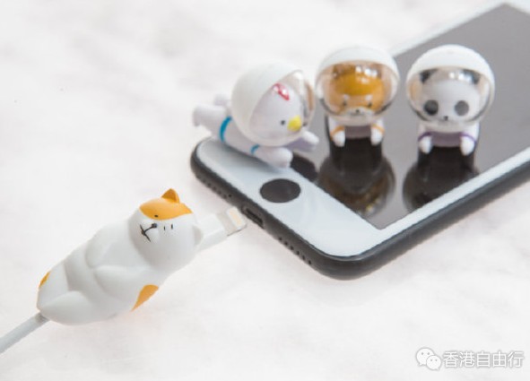 香港购物：ELECOM全新搞怪太空动物IPHONE充电线系列