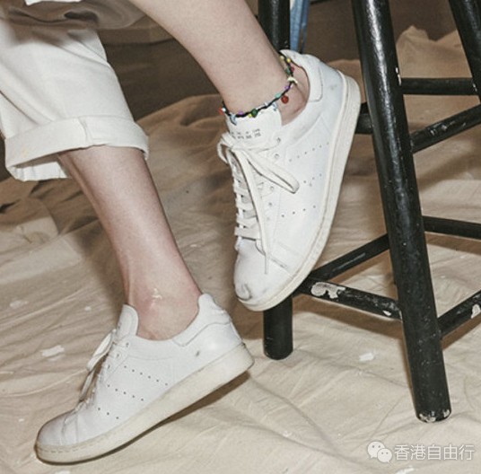 香港购物：adidas Originals推出经典复刻小白鞋系列