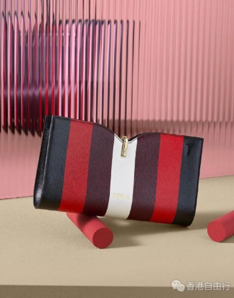 香港时尚：包治百病！Furla 新推的SS2020竖条纹款手拿包