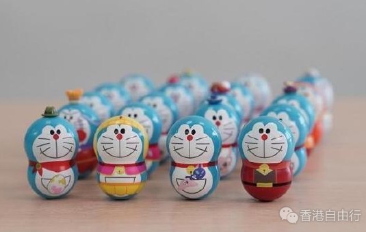 香港购物：日本玩具品牌BANDAI今次推出多啦A梦不倒翁食玩