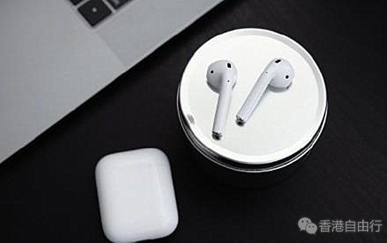 Apple 未来将集成环境光感测器于 AirPods 耳机产品