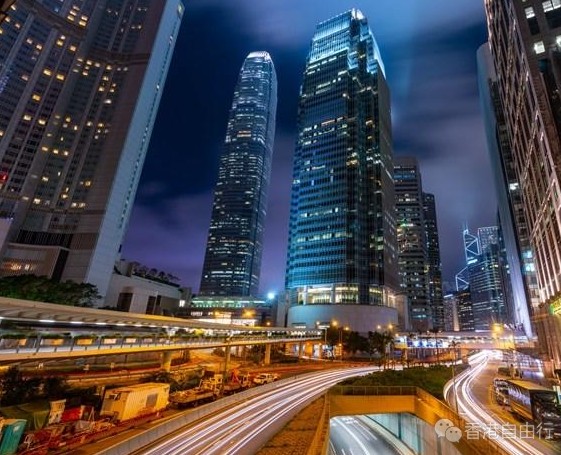 银行调查报告 香港千万富翁达50.4万