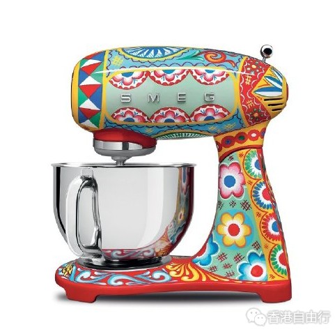 香港购物：Dolce & Gabbana 与SMEG再度连手10月正式推出家电系列