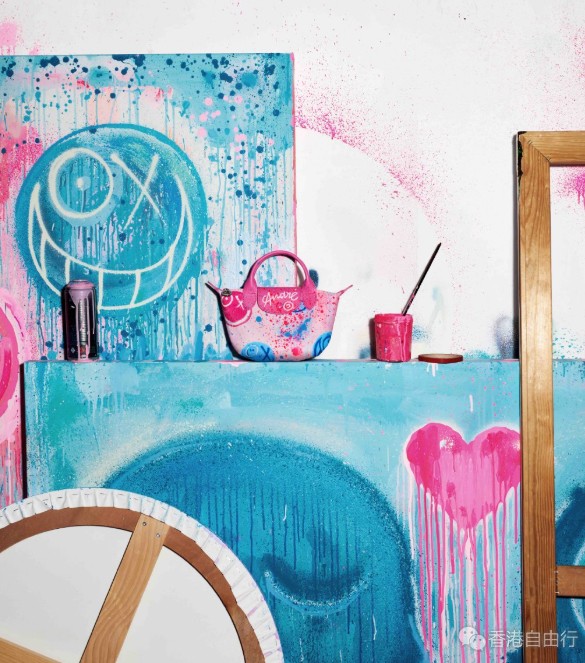 香港购物：珑骧Longchamp 携手André Saraiva合作以品牌经典的Le Pliage手袋为画布