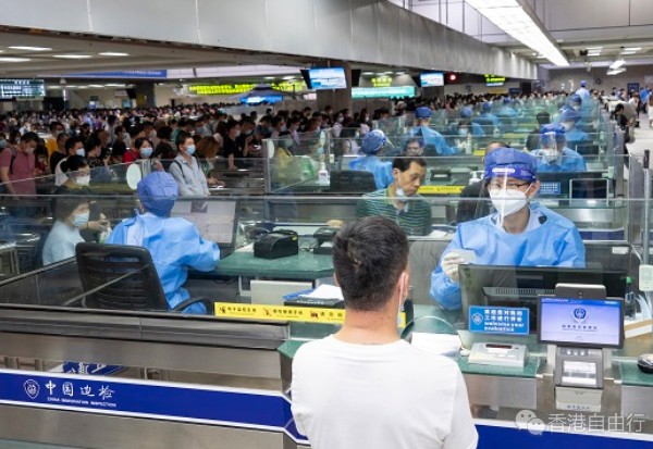 珠海港澳口岸劳动节假期日均客流破35万人次