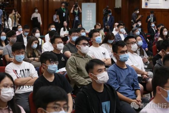 调查指香港大学生预期平均月薪逾2.5万