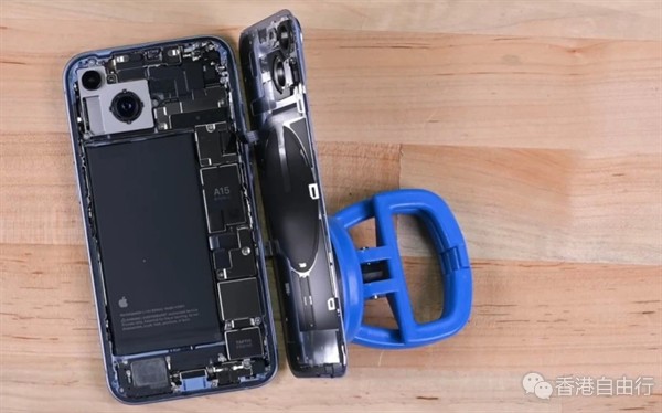 苹果为所有四款 iPhone 14 型号提供同机维修服务