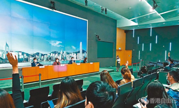 香港单日确诊数破万 香港昨日新增10,137宗新冠肺炎确诊个案