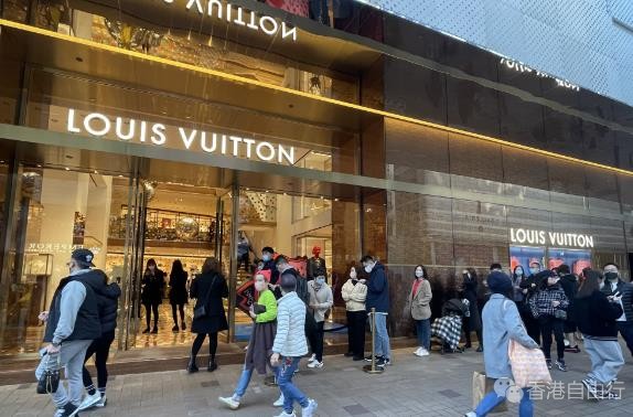 调查：大湾区游客料在港人均花3.6万人民币 近半用于奢侈品