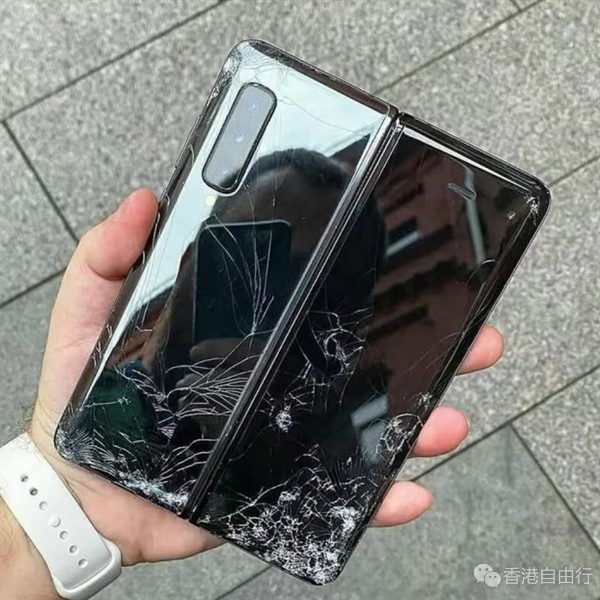 苹果这个新专利，解决了折叠屏iPhone最大痛点