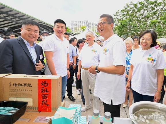 陈茂波称沙田美食市集人流旺　料经济复苏更快更强