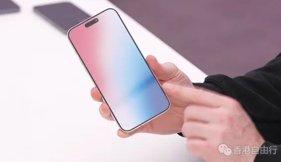iPhone 15 Pro最新渲染图：类似远峰蓝配色、钛合金边框