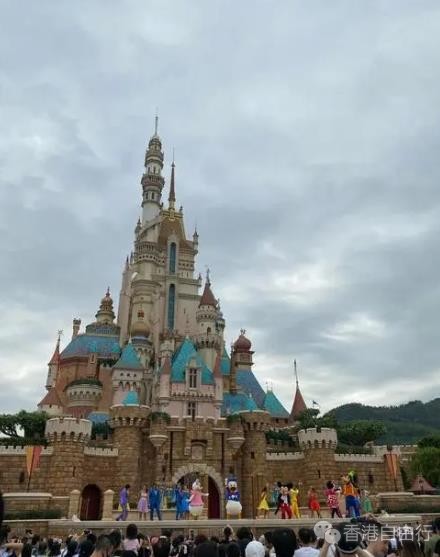 香港迪士尼区内乐园及酒店 均支持银联支付