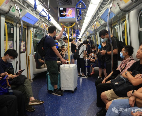 港铁逐步加密班次　港铁巴士将于三号波发出后恢复