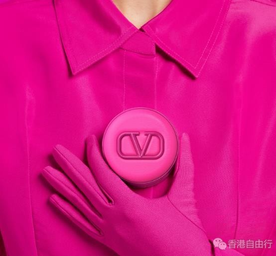 香港购物：Valentino美妆 隆重呈现华伦天奴气垫粉黑限定款