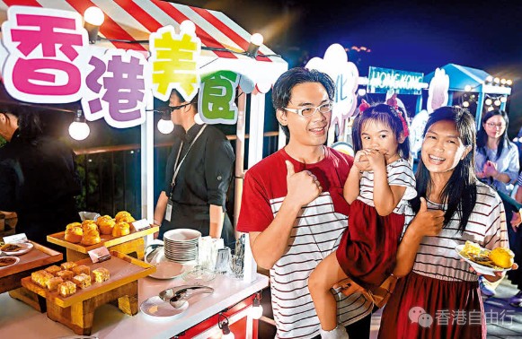 特首指「香港夜缤纷」活动会推展至明年初