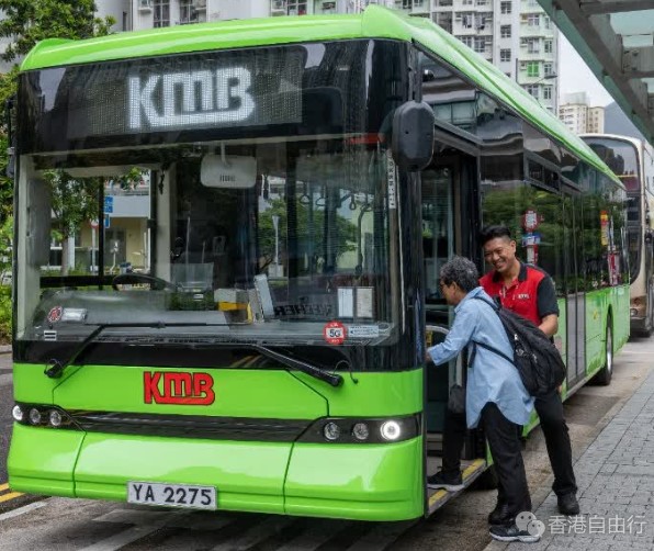 九巴：长者日免费搭车　乐龄站增300个候车座位