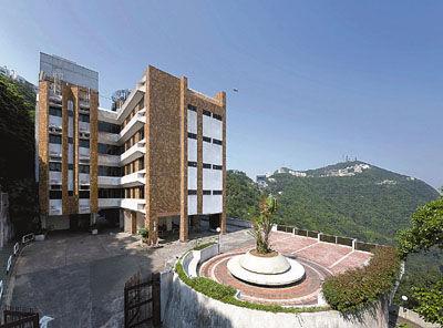 内地富豪成香港山顶豪宅捧场客 或占买家比例3成