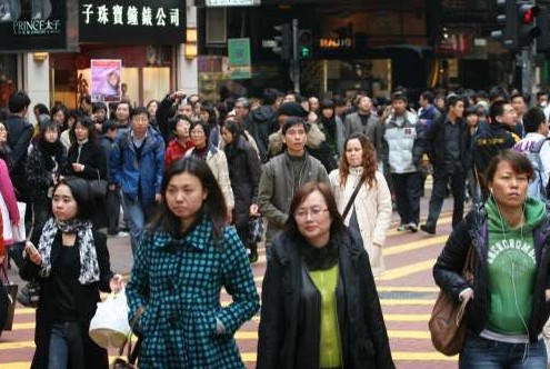 一项调查显示香港近五成市民冀港府“派糖”