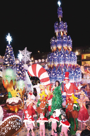 圣诞来临，香港灯饰流光溢彩