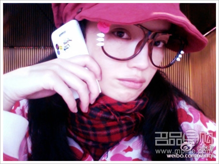 Hello kitty眼镜网络爆红明星同款