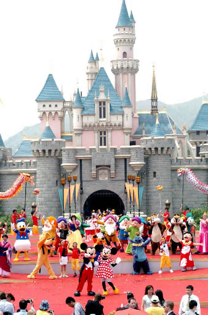 香港迪士尼上财年游客创新高 内地客飙升逾两成
