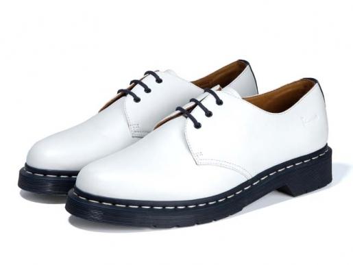 香港潮牌izzue携手靴牌Dr.Matens推出全新鞋款