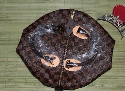 香港购物乐淘Cartier,LV,PINKBOX妆品