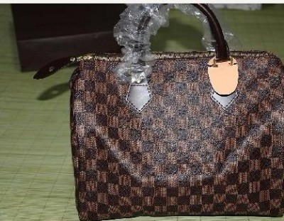 香港购物乐淘Cartier,LV,PINKBOX妆品