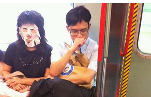 香港十大公共交通工具内的怪现象