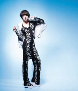 香港潮人教你选春夏花衣 女人味诱惑他