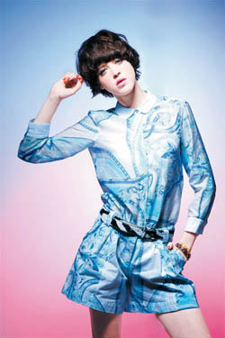 香港潮人教你选春夏花衣 女人味诱惑他