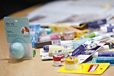 香港消委会检验30款润唇膏 近一半含塑化剂及重金属