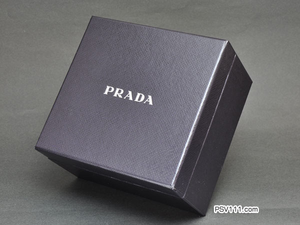 苹果推“Prada phone”手机 售8000元