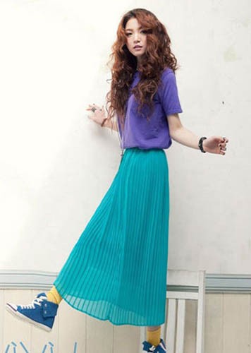 香港购物热心推荐：半身裙巧搭显高挑