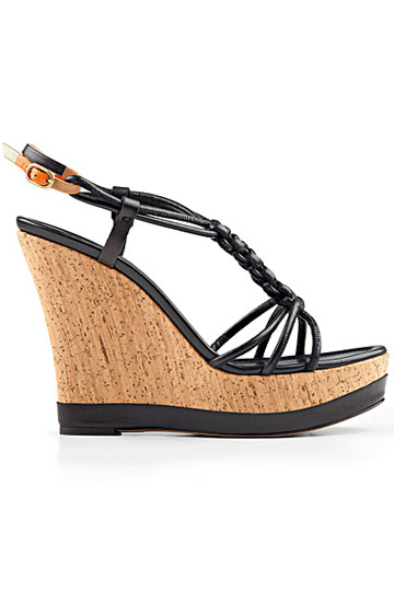 香港购鞋推荐：2012春夏简洁款高跟鞋更优雅