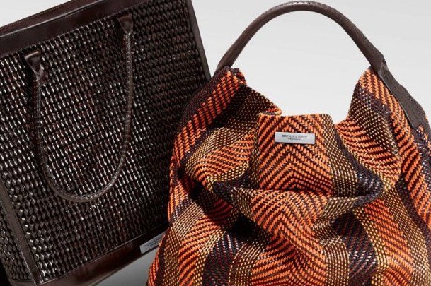 英伦风的热带雨林 巴宝莉绚丽编制2012春夏鞋包