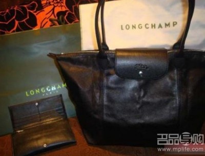 香港购物收皮革LONGCHAMP六福金饰