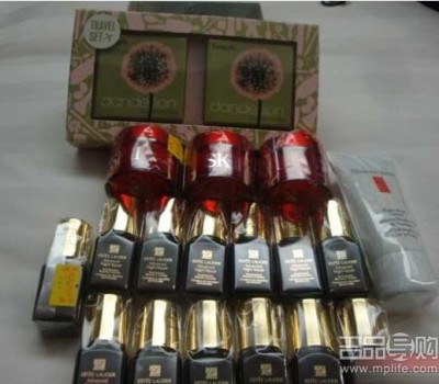 香港购物收皮革LONGCHAMP六福金饰